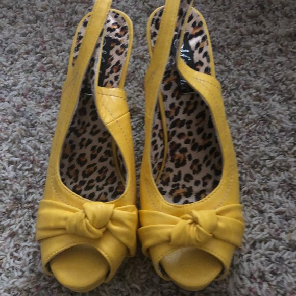 Yellow Strapback Summer Sandals - Picture 1 of 5